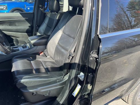 Used 2018 Jeep Grand Cherokee Limited image 10