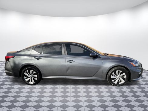 Used 2019 Nissan Altima 2.5 S image 2