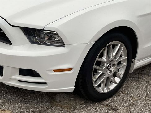 Used 2013 Ford Mustang Premium image 8