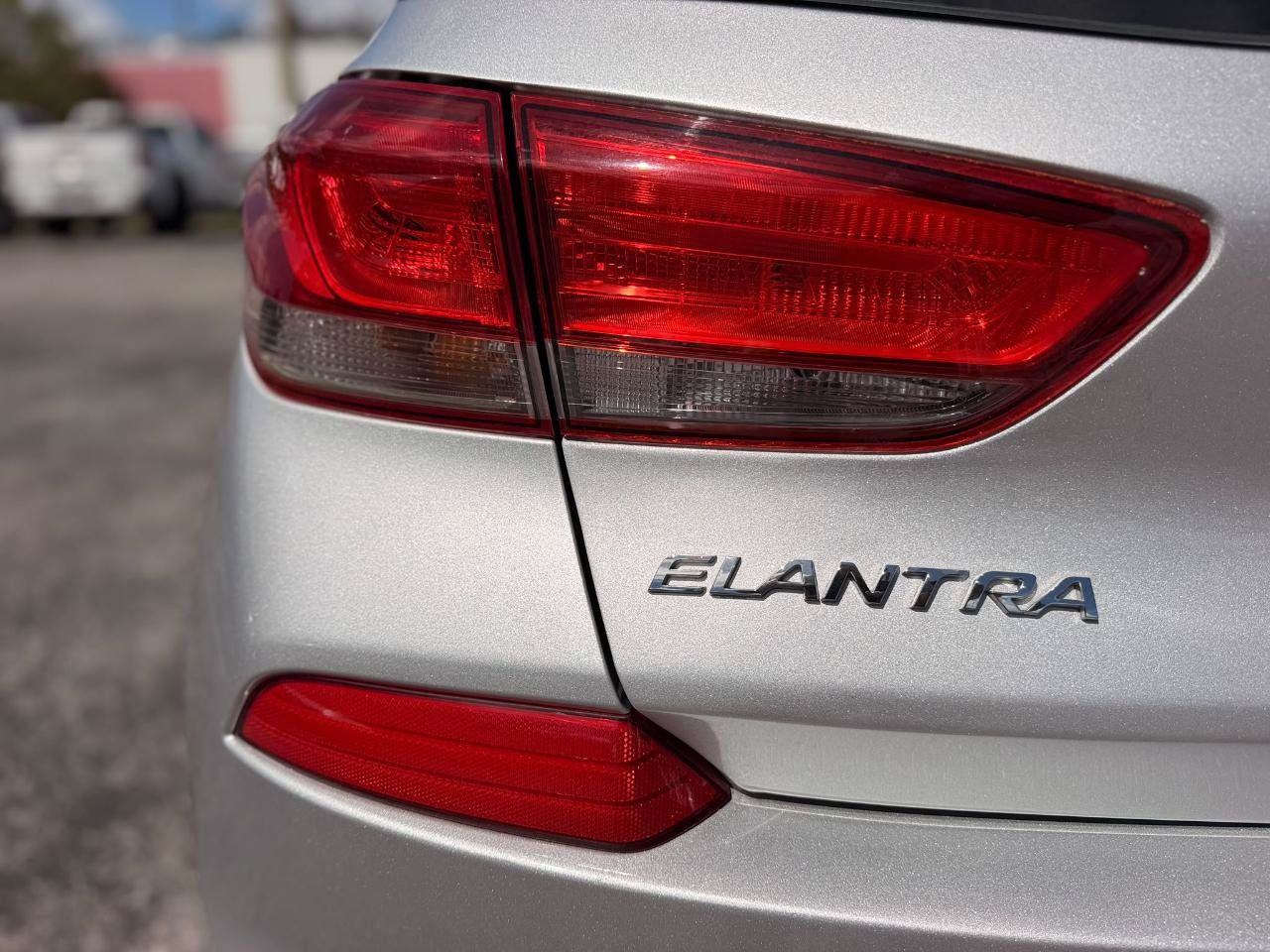 Used 2018 Hyundai Elantra GT w/ Style Package 02 FWD image 28