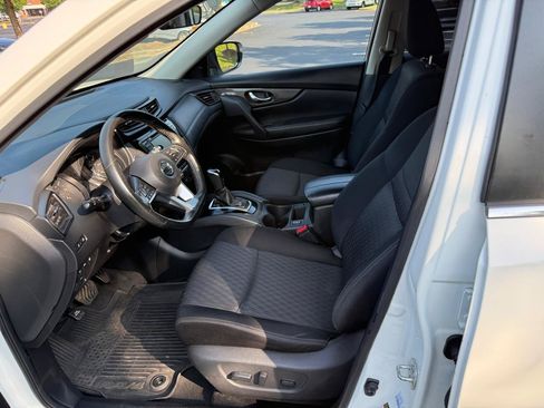 Used 2019 Nissan Rogue SV FWD image 13