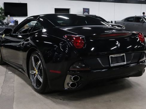 Used 2010 Ferrari California image 3