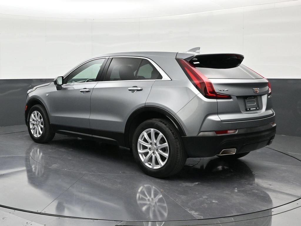 Certified 2023 Cadillac XT4 Luxury FWD image 3