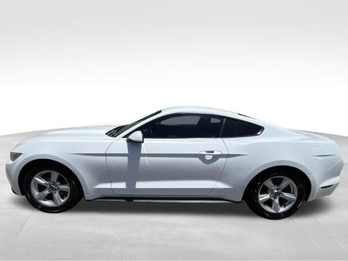 Used 2016 Ford Mustang Coupe RWD image 8