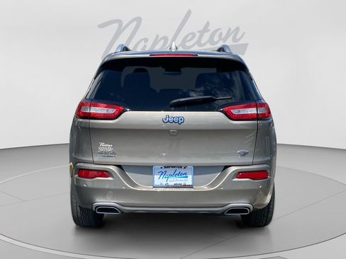 Used 2017 Jeep Cherokee Overland AWD/4WD image 7