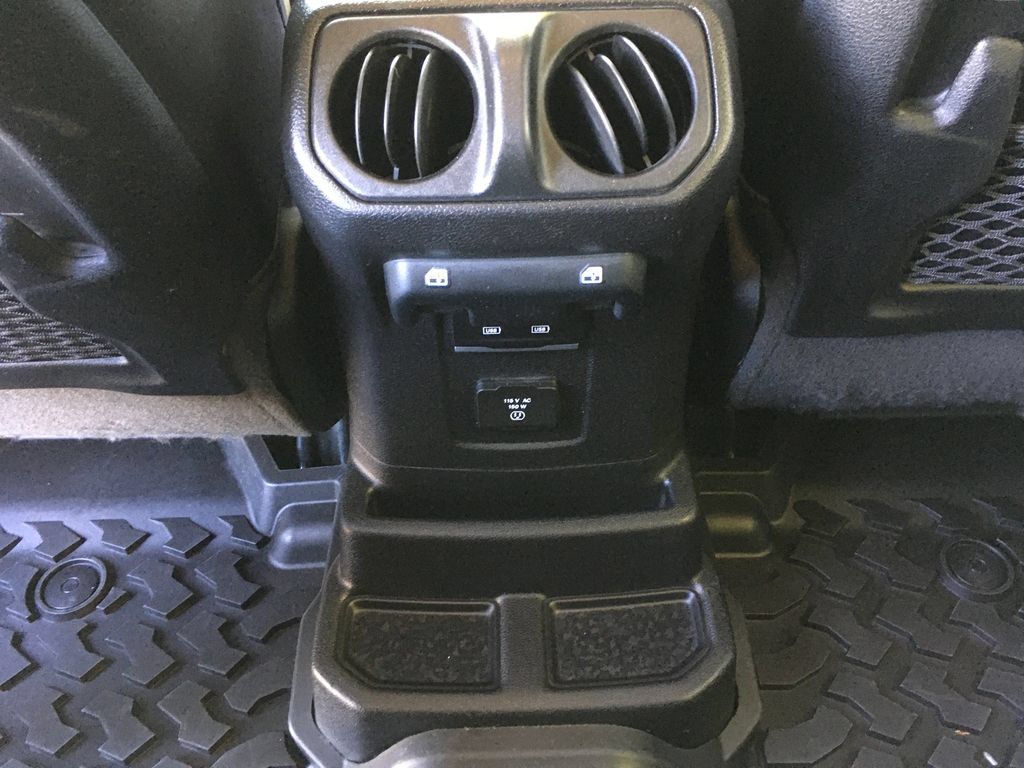 Used 2021 Jeep Wrangler Unlimited Rubicon AWD/4WD image 25