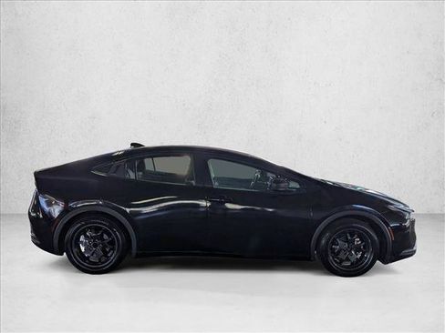 Used 2024 Toyota Prius LE FWD image 4