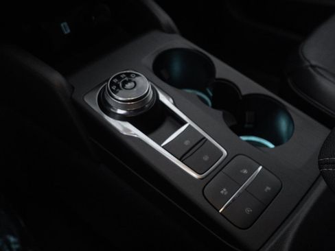 Used 2020 Ford Escape Titanium image 19