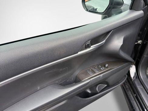 Used 2023 Toyota Camry SE image 13