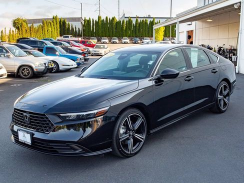 Used 2024 Honda Accord Sport image 6