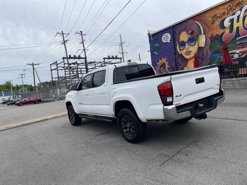 Certified 2023 Toyota Tacoma SR5 AWD/4WD image 3