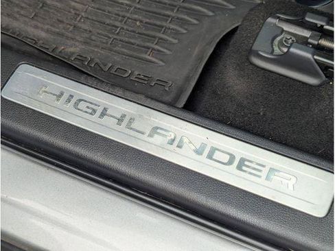 Used 2023 Toyota Highlander Limited AWD/4WD image 89