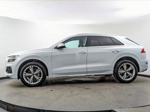 Used 2022 Audi Q8 Premium w/ Convenience Package image 3