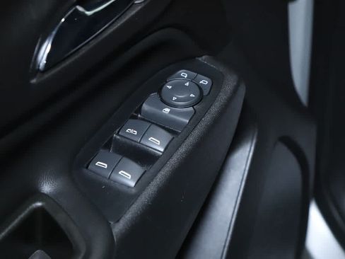 Used 2020 Chevrolet Equinox LT w/ Driver Convenience Package FWD image 16