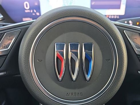 Used 2025 Buick Enclave Preferred image 5