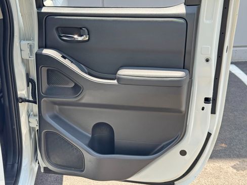 Used 2022 Nissan Frontier SV RWD image 38