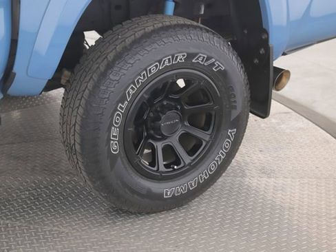 Used 2019 Toyota Tacoma SR5 image 14