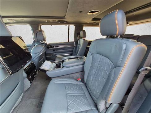 Used 2023 Jeep Grand Wagoneer Series III w/ Rear Seat Video Group 1 AWD/4WD image 13