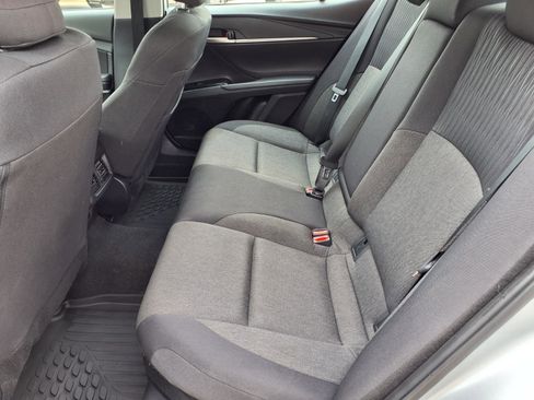 Used 2025 Toyota Camry LE FWD image 10