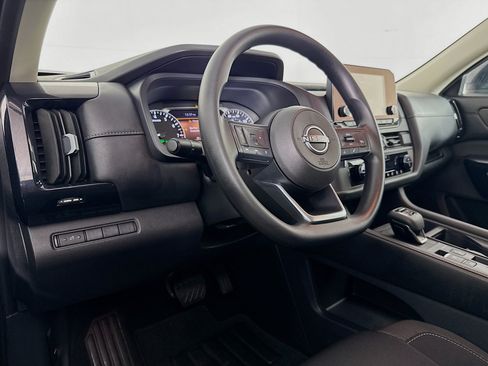 Used 2024 Nissan Pathfinder S FWD image 22
