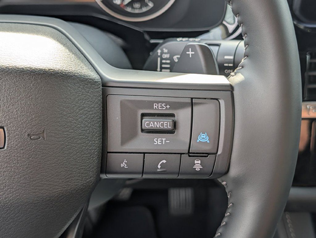 Used 2026 Nissan Pathfinder SV FWD image 20