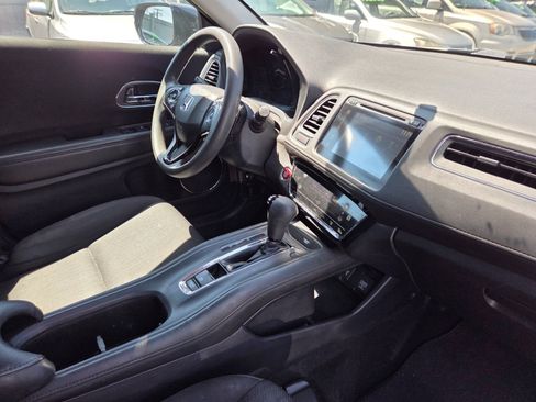 Used 2017 Honda HR-V EX image 17