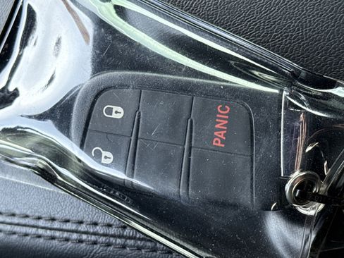 Used 2024 Jeep Compass Latitude w/ Altitude Special Edition image 33