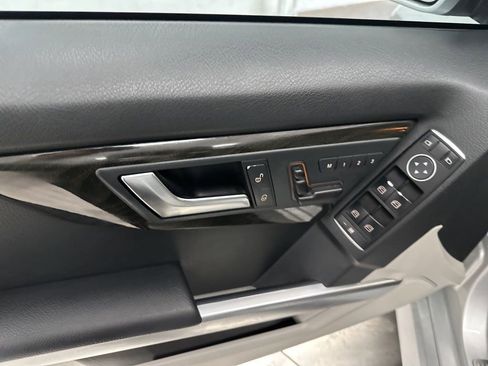 Used 2015 Mercedes-Benz GLK 350 2WD image 11