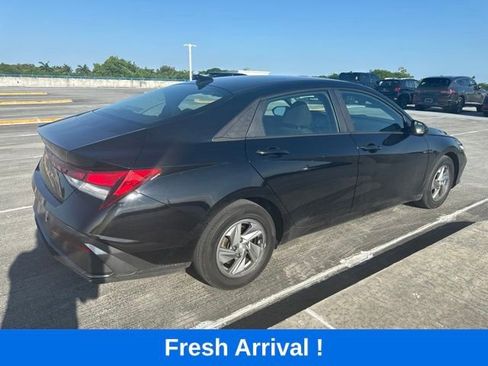 Used 2024 Hyundai Elantra SE FWD image 13