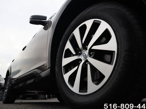 Used 2023 Subaru Outback Premium image 8