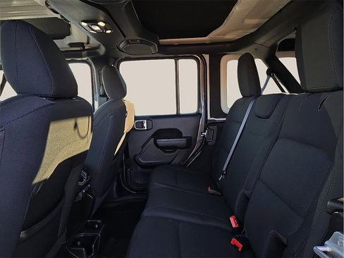 Used 2022 Jeep Wrangler Unlimited Sport image 9