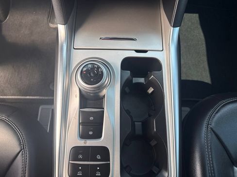 Used 2024 Ford Explorer XLT w/ Equipment Group 202A RWD image 20