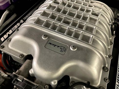 Used 2016 Dodge Challenger SRT Hellcat RWD image 31