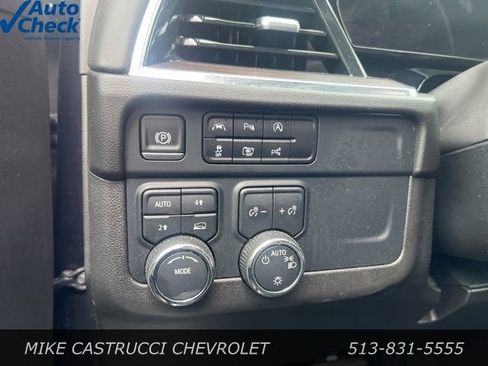 Used 2025 Chevrolet Suburban LT AWD/4WD image 8