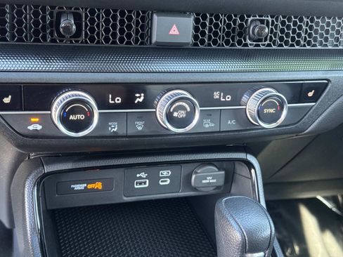 Used 2024 Honda CR-V EX image 13