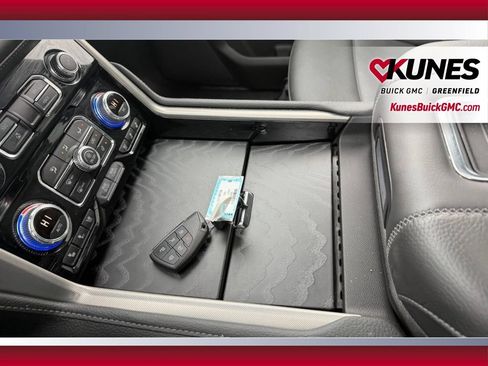 Used 2024 GMC Yukon Denali w/ Advanced Technology Package AWD/4WD image 26