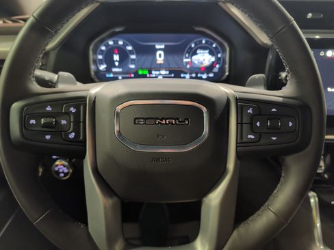Used 2025 GMC Sierra 1500 Denali w/ Technology Package AWD/4WD image 10