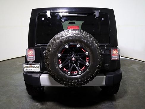 Used 2015 Jeep Wrangler Unlimited Sahara image 10