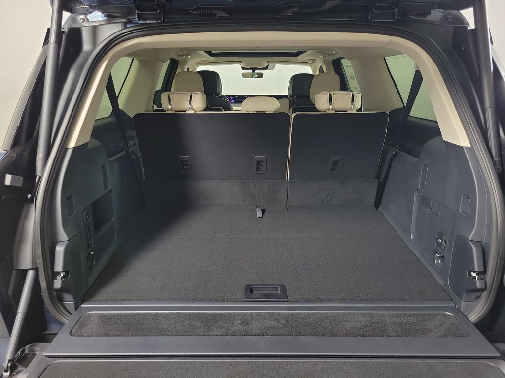 New 2027 Lincoln Navigator L Reserve RWD image 6