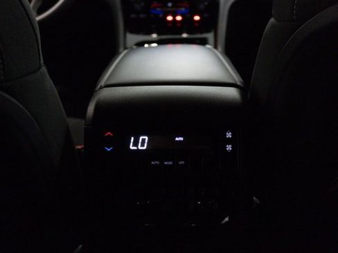 Certified 2024 Jeep Grand Cherokee L Laredo image 8