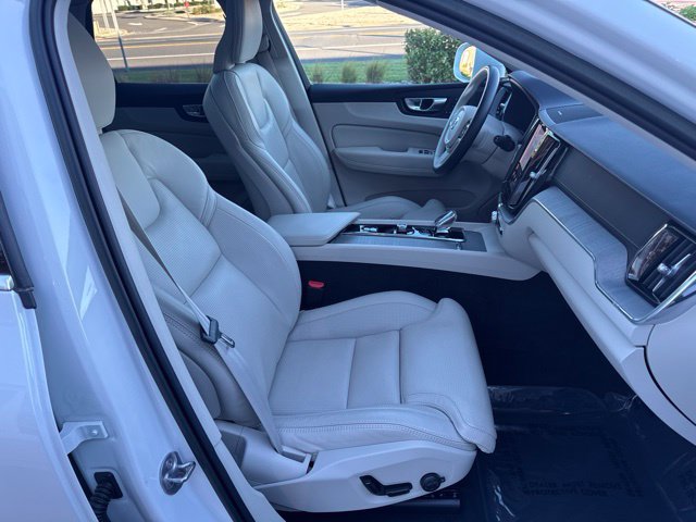 Used 2023 Volvo XC60 B5 Ultimate w/ Climate Package AWD/4WD image 15