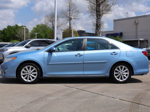 Used 2013 Toyota Camry XLE image 3