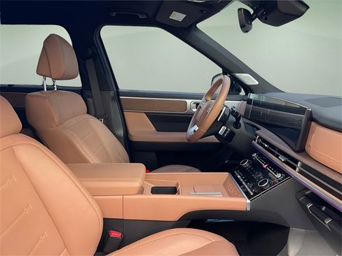 Used 2025 Hyundai Santa Fe Limited image 15