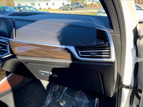 Used 2023 BMW X5 xDrive40i w/ M Sport Package image 18