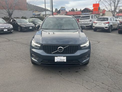 Used 2022 Volvo XC40 T5 R-Design w/ Advanced Package image 10
