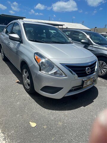 Used 2019 Nissan Versa SV FWD image 1