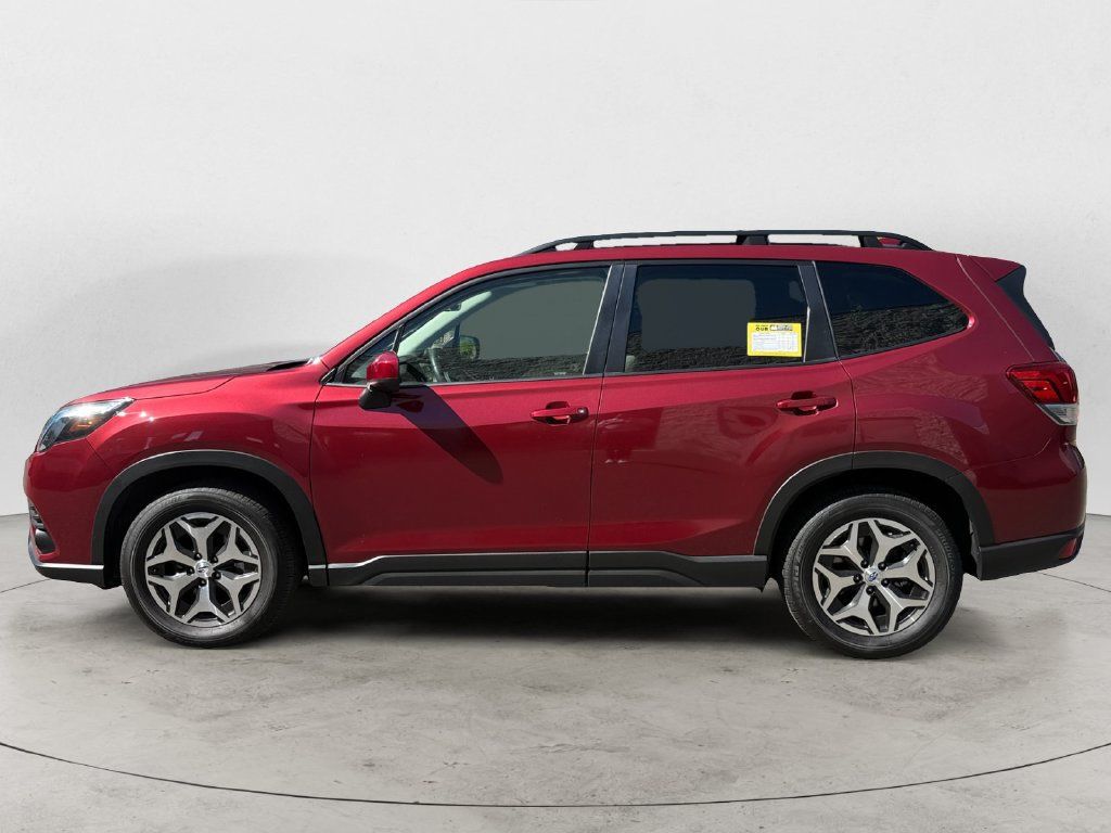Used 2023 Subaru Forester Premium AWD/4WD image 8