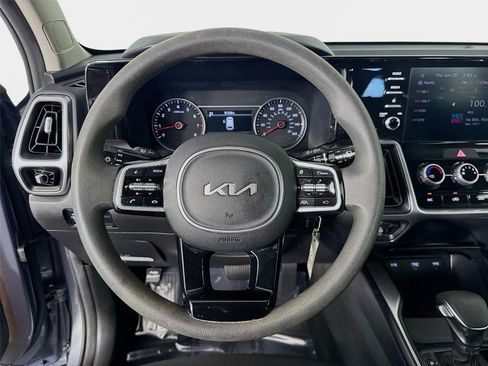 Certified 2023 Kia Sorento LX FWD image 12