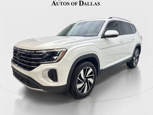 Used 2025 Volkswagen Atlas SEL AWD/4WD image 2