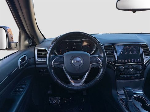 Used 2021 Jeep Grand Cherokee Laredo X image 22